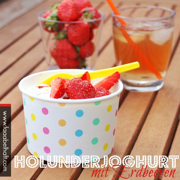 Holunderjoghurt mit Erdbeeren
